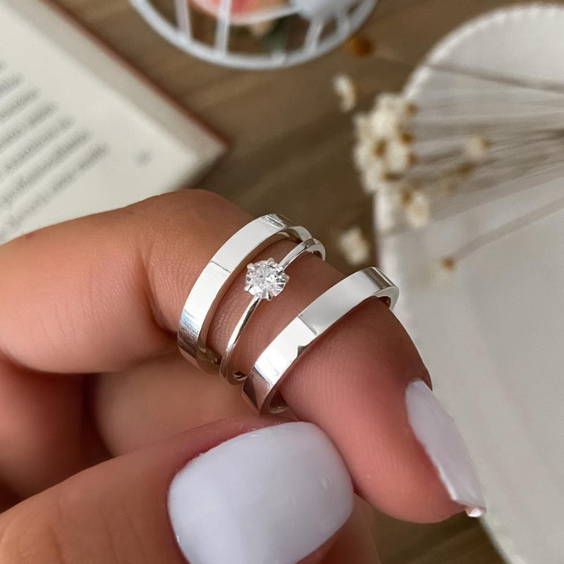 Par de alianças lisas 3mm + anel solitário